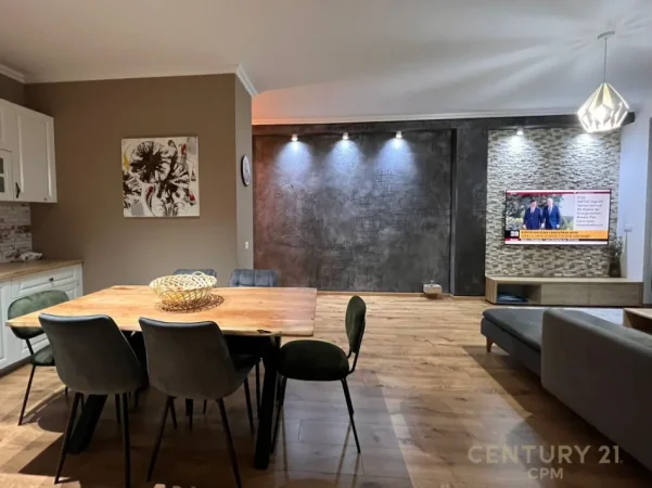 Tirane, jepet me qera apartament 2+1+Ballkon Kati 3, 98 m² 850 € 