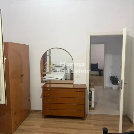 Tirane, jepet me qera shtepi 2+1 Kati 1, 70 m² 400 € (Sauk)