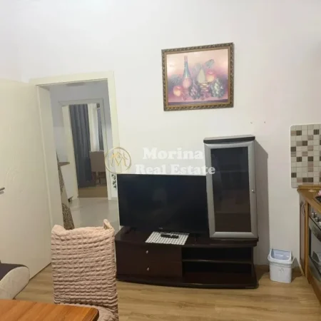 Tirane, jepet me qera shtepi 2+1 Kati 1, 70 m² 400 € (Sauk)