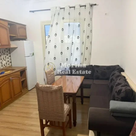Tirane, jepet me qera shtepi 2+1 Kati 1, 70 m² 400 € (Sauk)