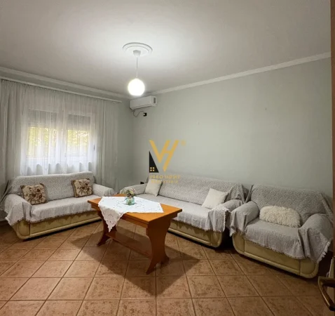Tirane, jepet me qera apartament 1+1+Ballkon Kati 2, 70 m² 520 € (LAPRAKE)