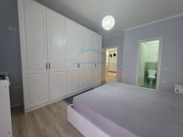 Tirane, jepet me qera apartament 2+1 Kati 7, 121 m² 650 € (Kompleksi Grand, ish Tregu Elektrik)