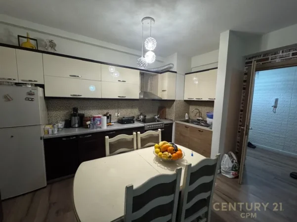 Tirane, shitet apartament 1+1 , 92 m² 120.000 € 