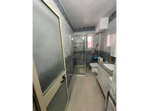 Tirane, jepet me qera apartament 1+1+Ballkon Kati 1, 60 m² 600 € (Myslym Shyri)