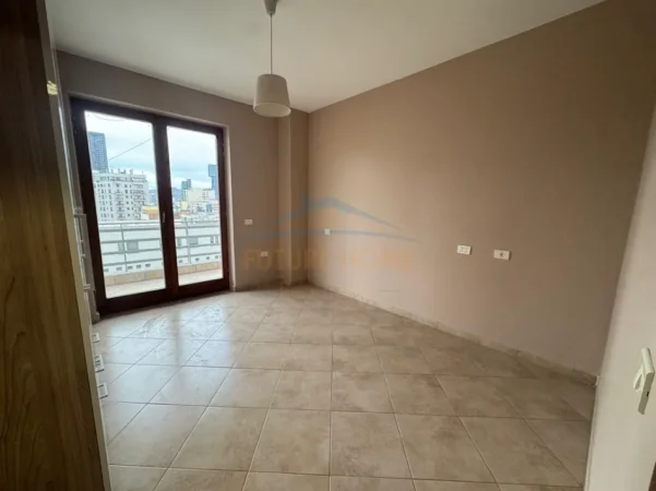 Tirane, jepet me qera apartament 3+1 Kati 6, 134 m² 700 € (Rruga e Barrikadave)