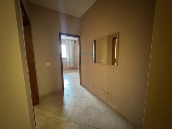 Tirane, jepet me qera apartament 3+1 Kati 6, 134 m² 700 € (Rruga e Barrikadave)