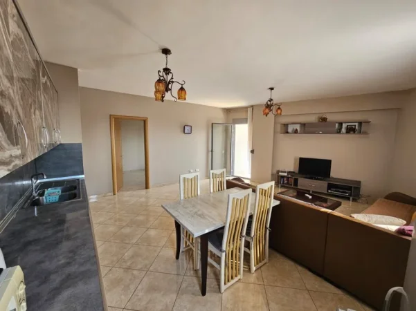 Tirane, shitet apartament 2+1+Ballkon Kati 3, 115 m² 130.000 € (Kafja e Rremes)