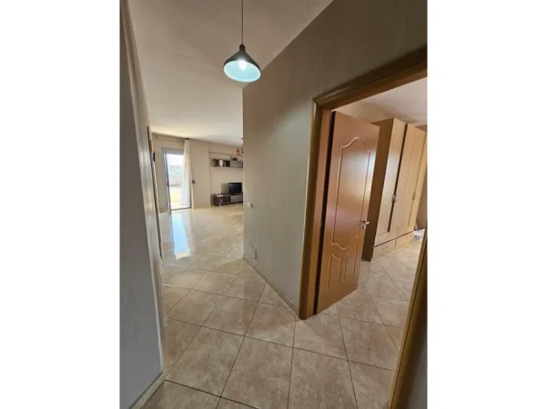 Tirane, shitet apartament 2+1+Ballkon Kati 3, 115 m² 130.000 € (Kafja e Rremes)
