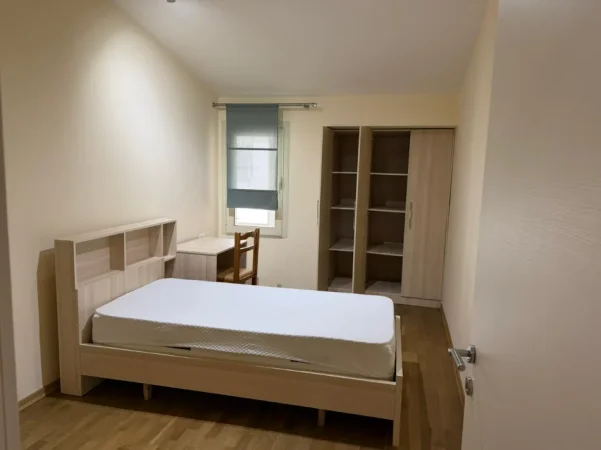 Tirane, jepet me qera apartament 2+1+Ballkon Kati 3, 95 m², 60 000 Leke (21 Dhjetori)