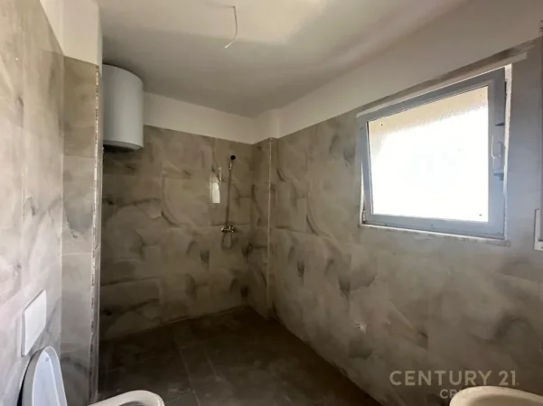 Tirane, shitet apartament 2+1+Ballkon Kati 1, 107 m² 215.000 € (xhamlliku)