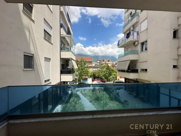 Tirane, shitet apartament 2+1+Ballkon Kati 1, 107 m² 215.000 € (xhamlliku)