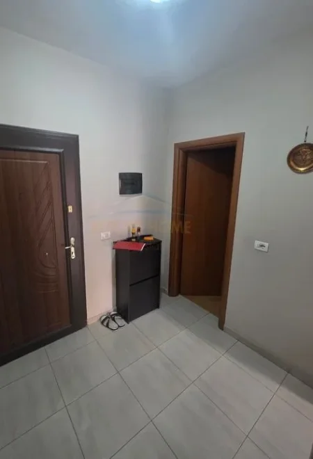 Tirane, shitet apartament 1+1 Kati 1, 77 m² 85.000 € (misto mame)