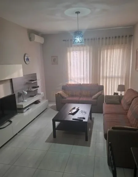 Tirane, shitet apartament 1+1 Kati 1, 77 m² 85.000 € (misto mame)