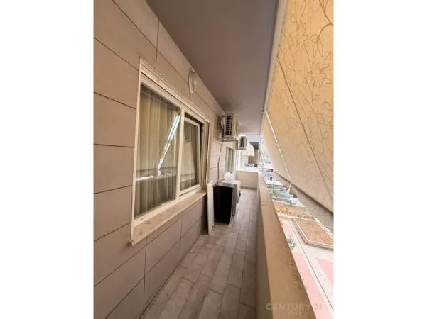 Tirane, shitet apartament 2+1+Ballkon Kati 3, 103 m² 285.000 € (Komuna e Parisit)