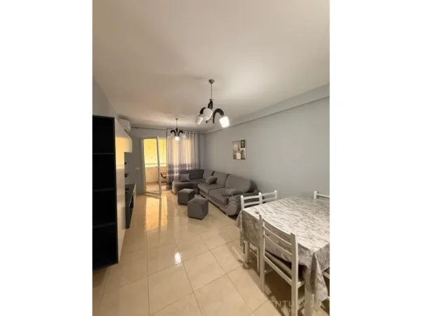 Tirane, shitet apartament 2+1+Ballkon Kati 3, 103 m² 285.000 € (Komuna e Parisit)