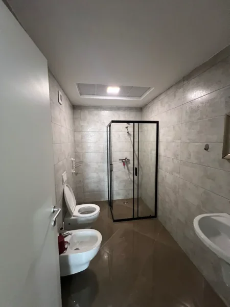 Tirane, jepet me qera apartament 2+1 Kati 5, 100 m² 670 € (Fiori Di Bosco , Don Bosko)