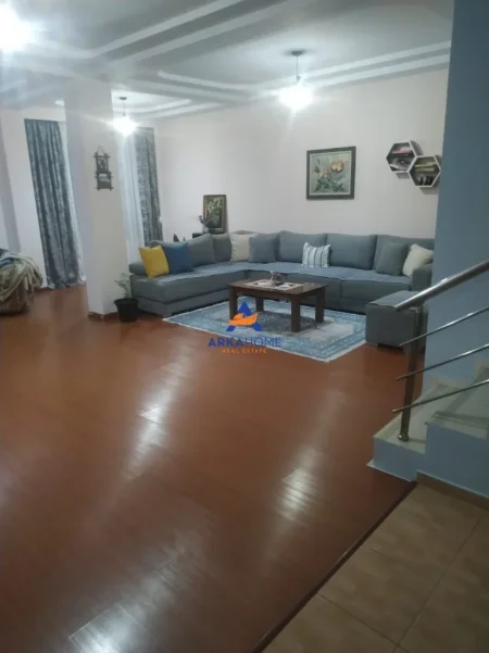 Tirane, shitet shtepi 2 Katshe Kati 2, 316 m² 220.000 € 