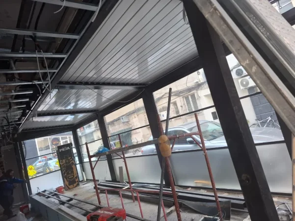 Tirane, Tenda me 3 xhama te levizshem