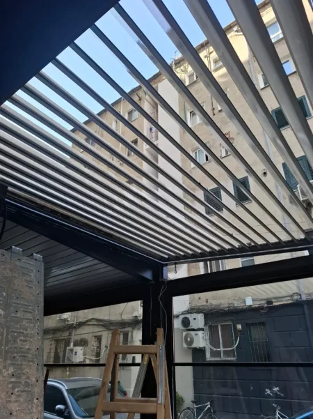 Tirane, Tenda me 3 xhama te levizshem