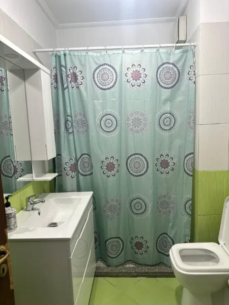 Tirane, jepet me qera 1+1 Kati 4, 60 m² 500 € (Rruga Jordan Misja)