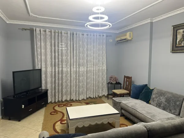 Tirane, jepet me qera 1+1 Kati 4, 60 m² 500 € (Rruga Jordan Misja)
