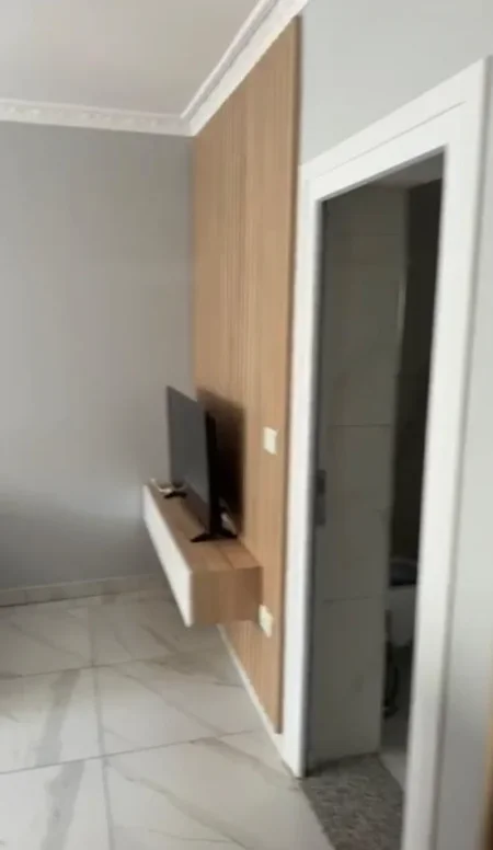 Tirane, shitet apartament 1+1 Kati 3, 90 m² 220.000 € (RRUGA E BARRIKADAVE)