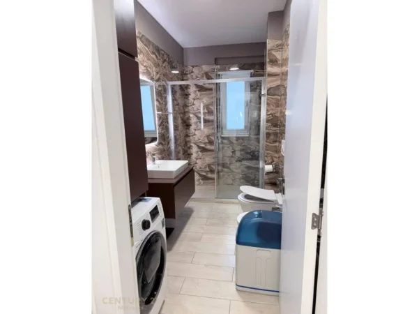 Tirane, jepet me qera apartament 1+1 Kati 1, 60 m² 600 € (Selite)