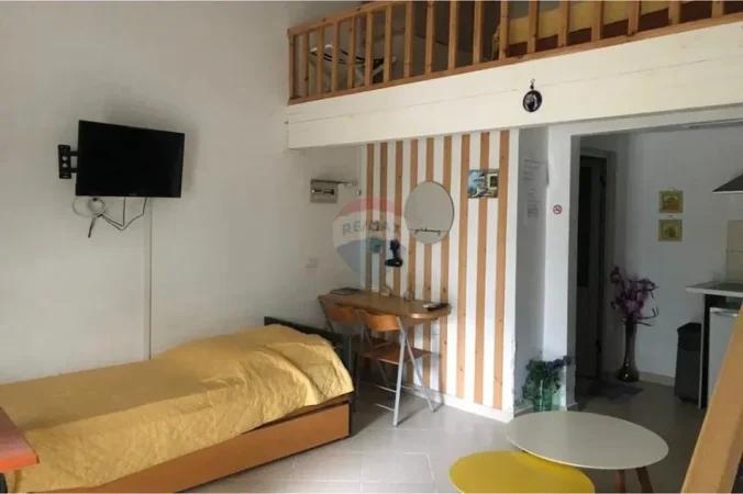 Vlore, shitet dyqan Kati 0, 29 m² 75.000 € (Lungomare, Vlorë)