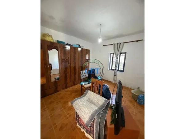 Durres, shitet shtepi 3+1+Aneks+Ballkon Kati 1, 95.000 € 