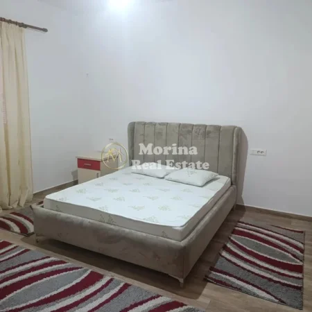 Tirane, jepet me qera shtepi 1+1 Kati 2, 65 m² 350 € (Rruga 7 Nëntori,Prane Top Channel)
