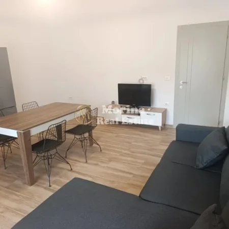 Tirane, jepet me qera shtepi 1+1 Kati 2, 65 m² 350 € (Rruga 7 Nëntori,Prane Top Channel)
