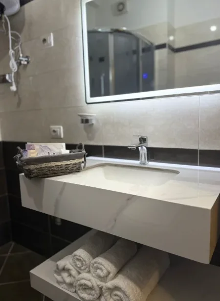 Tirane, jepet me qera apartament 1+1 Kati 3, 60 m² 650 € (Delijorgji)