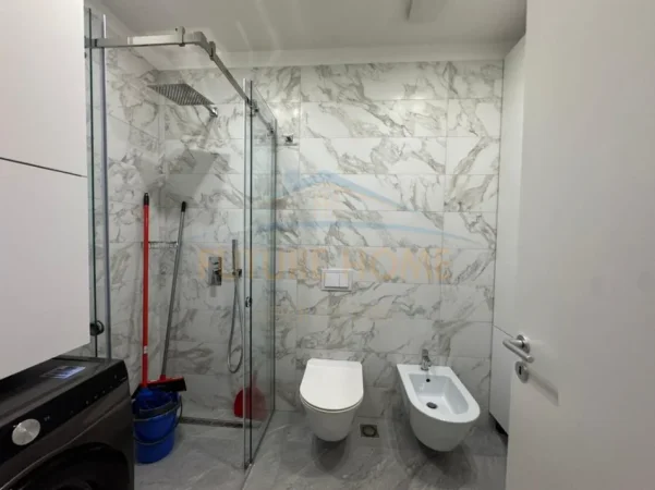 Qira, Apartament 2+1+2+Post Parkimi, Bllok, Tiranë