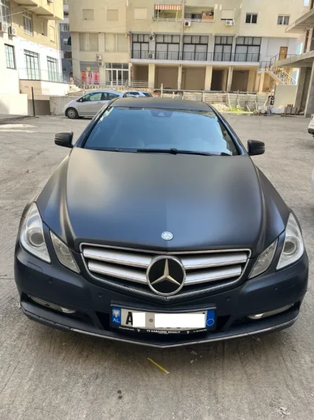 Durres, shitet makine E-220 CDI- 2012 MERCEDES BENZ Nafte, e zeze automatik Kondicioner 260.000 km 9.500 €