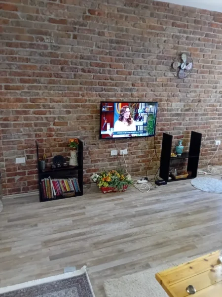 Tirane, jepet me qera apartament 1+1 Kati 3, 57 m² 520 € (Rruga Ali Pashe Gucia)