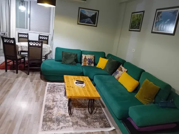 Tirane, jepet me qera apartament 1+1 Kati 3, 57 m² 520 € (Rruga Ali Pashe Gucia)