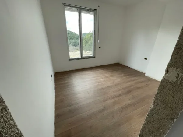 🔵 Shitet: 1+1 Himarë ( te kalçeto) 📍 - (120.000 Eu) Sip : 52 m² & 1 post parkimi përfshirë || 120.000 euro || Pallat i sapo përfunduar🔥🔥