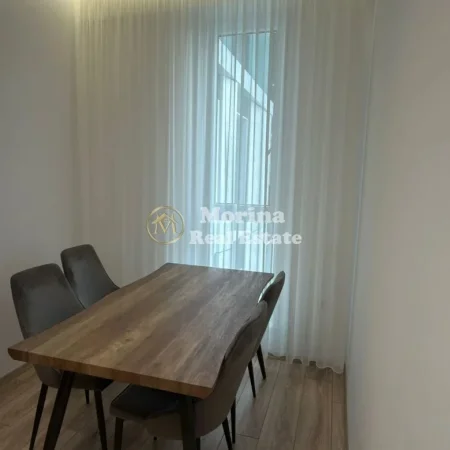 Tirane, jepet me qera apartament 2+1 Kati 7, 100 m² 1.200 € (Komuna e Parisit)