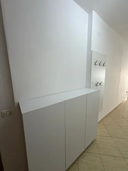 Durres, jepet me qera apartament 2+1+Aneks+Ballkon , 110 m² 400 € (Rruga Sefer Efendiu)