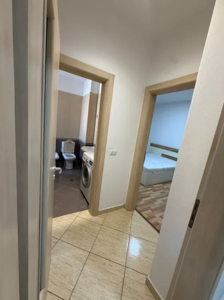 Durres, jepet me qera apartament 2+1+Aneks+Ballkon , 110 m² 400 € (Rruga Sefer Efendiu)
