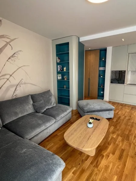 Tirane, jepet me qera apartament 1+1 Kati 4, 60 m² 1.500 € (Liqeni i Thate.)