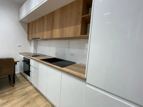 Tirane, jepet me qera 2+1 Kati 12, 70 m² 850 € (Komuna e Parisit)