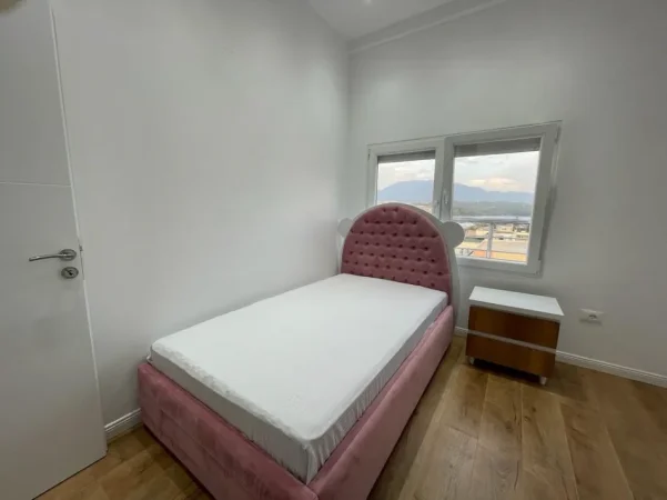 Tirane, jepet me qera 2+1 Kati 12, 70 m² 850 € (Komuna e Parisit)