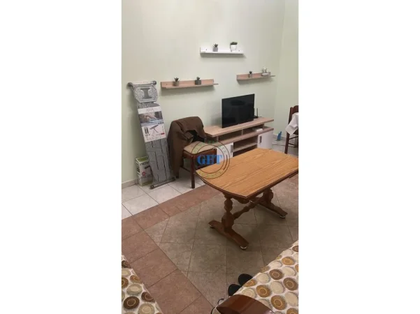 Durres, jepet me qera apartament 3+1 Kati 5, 75 m² 300 € 