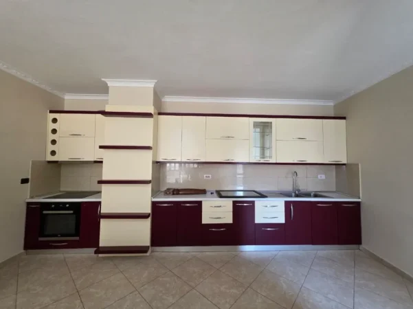 Tirane, shitet apartament 2+1+Ballkon Kati 1, 109 m² 142.000 € (Unaza e Re)