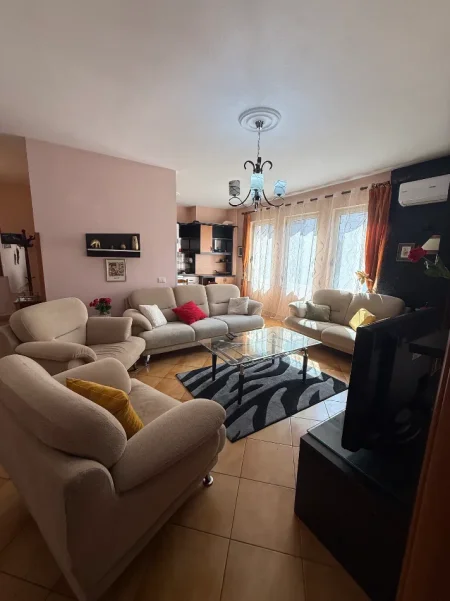 Tirane, jepet me qera apartament 2+1+Ballkon , 95 m² 60,000 ALL (Prane Fondacionit Eleonora, Kodra e Diellit 1)
