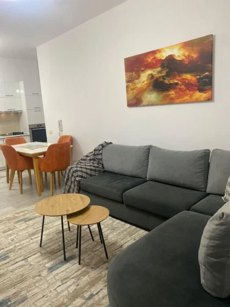 Tirane, jepet me qera apartament 2+1 Kati 4, 87 m² 750 € 