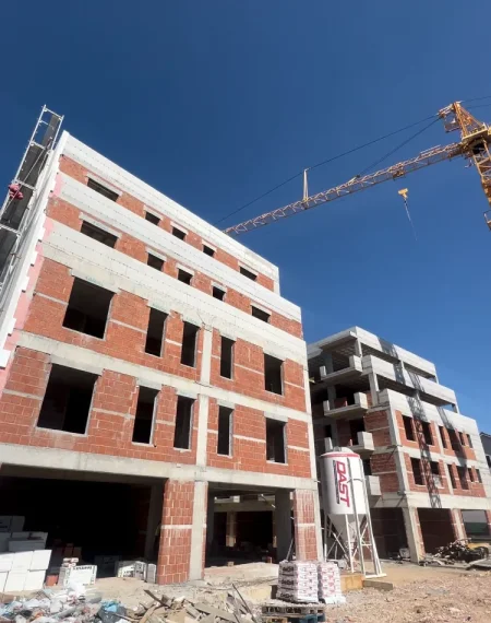 Tirane, shitet 2+1+Ballkon Kati 3, 93 m² 81.285 € (prane institutit bujqesor)