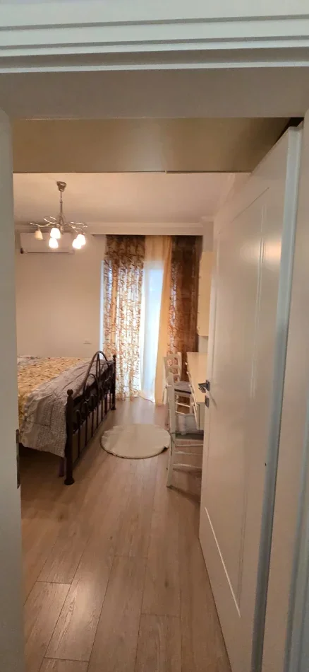 Tirane, jepet me qera apartament 3+1+Ballkon , 120 m² 950 € (Prane Fondacionit Eleonora, Kodra e Diellit 1, Tirane)