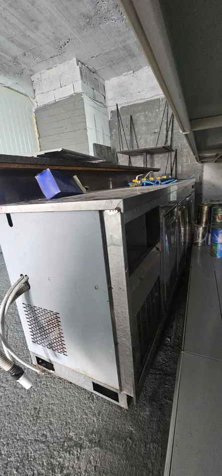 Sarande, shes Frigorifer Banak dhe Lavaman Profesional per Bare 1.350 €